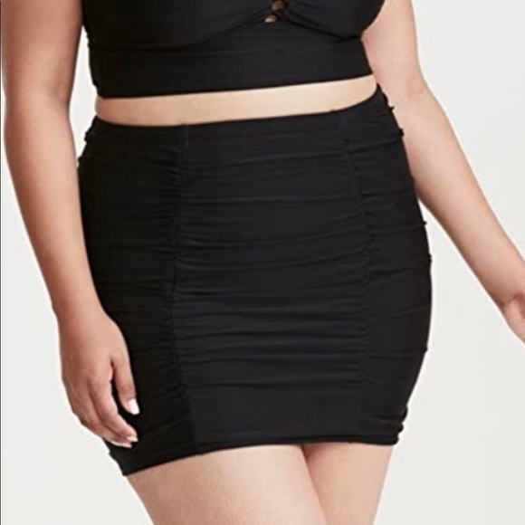 Torrid high waisted ruched swim bottom - Picture 1 of 6